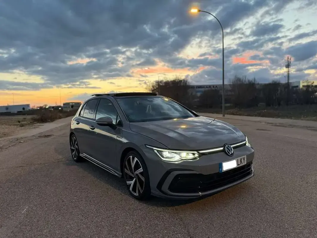 Usado VW Golf VII R-line 150 CV (110 kW) 2020 Gris Utilitario