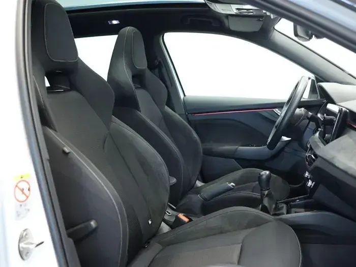 Usado Skoda Kamiq 150 CV (110 kW) 2025 Blanco SUV