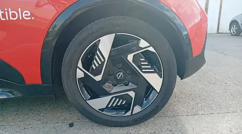 Nuevo Nissan Micra N-Connecta 88 kW (120 CV) 2026 Mars red black metalizado Utilitario