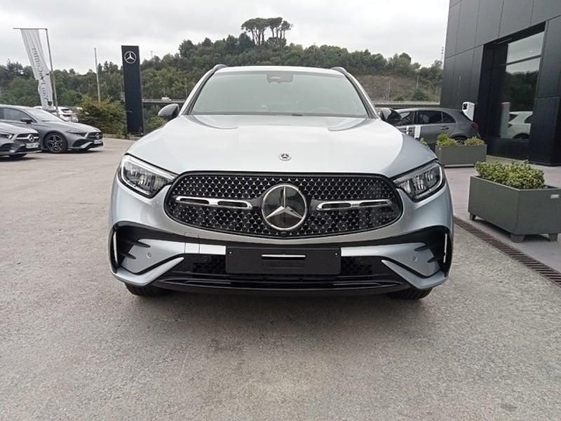 Usado Mercedes GLC300e 333 CV (244 kW) 2025 Gris / plata SUV