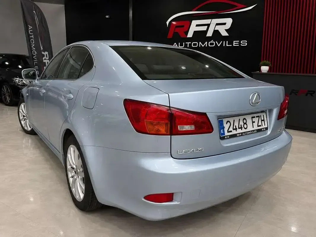 Usado Lexus IS220d President Line 177 CV (130 kW) 2008 Azul Berlina