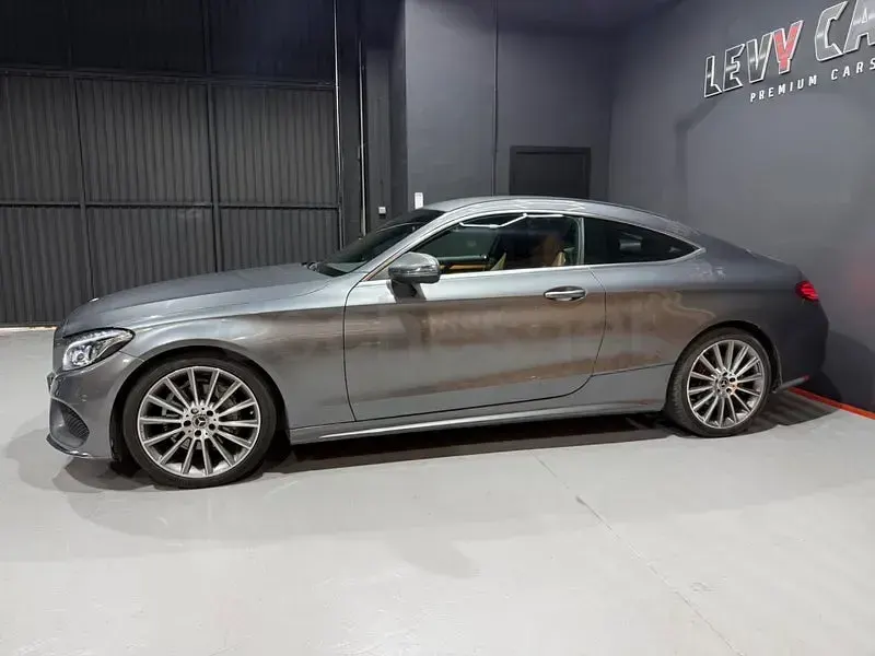Usado Mercedes C220 170 CV (125 kW) 2017 Gris / plata Coupe