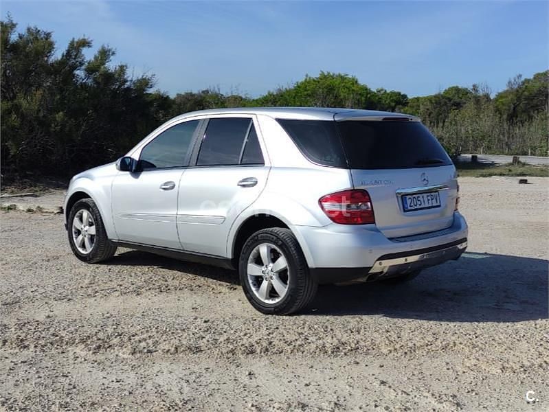 Usado Mercedes ML420 306 CV (225 kW) 2007 Gris / plata SUV