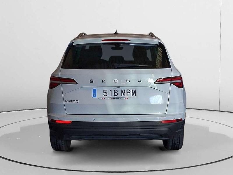 Usado Skoda Karoq Ambition 116 CV (85 kW) 2024 Blanco SUV