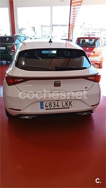 Usado Seat Leon FR 150 CV (110 kW) 2021 Blanco Familiar