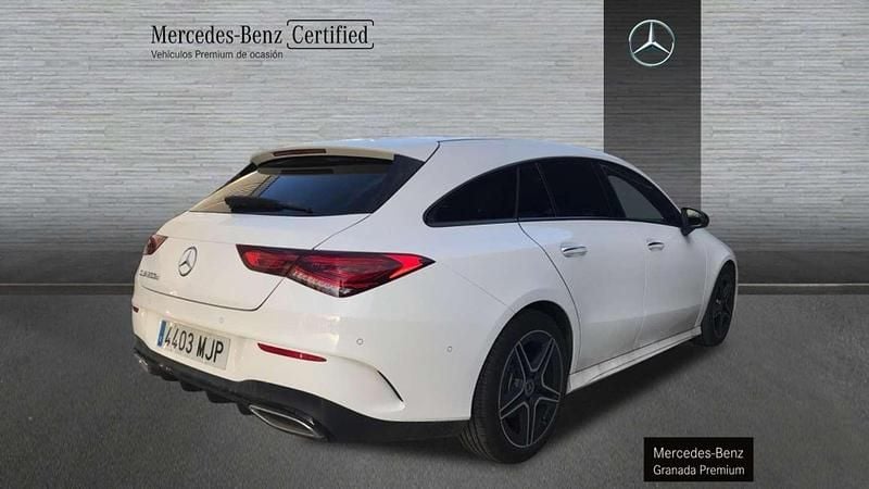 Usado Mercedes CLA200 Shooting Brake 150 CV (110 kW) 2023 Blanco Familiar