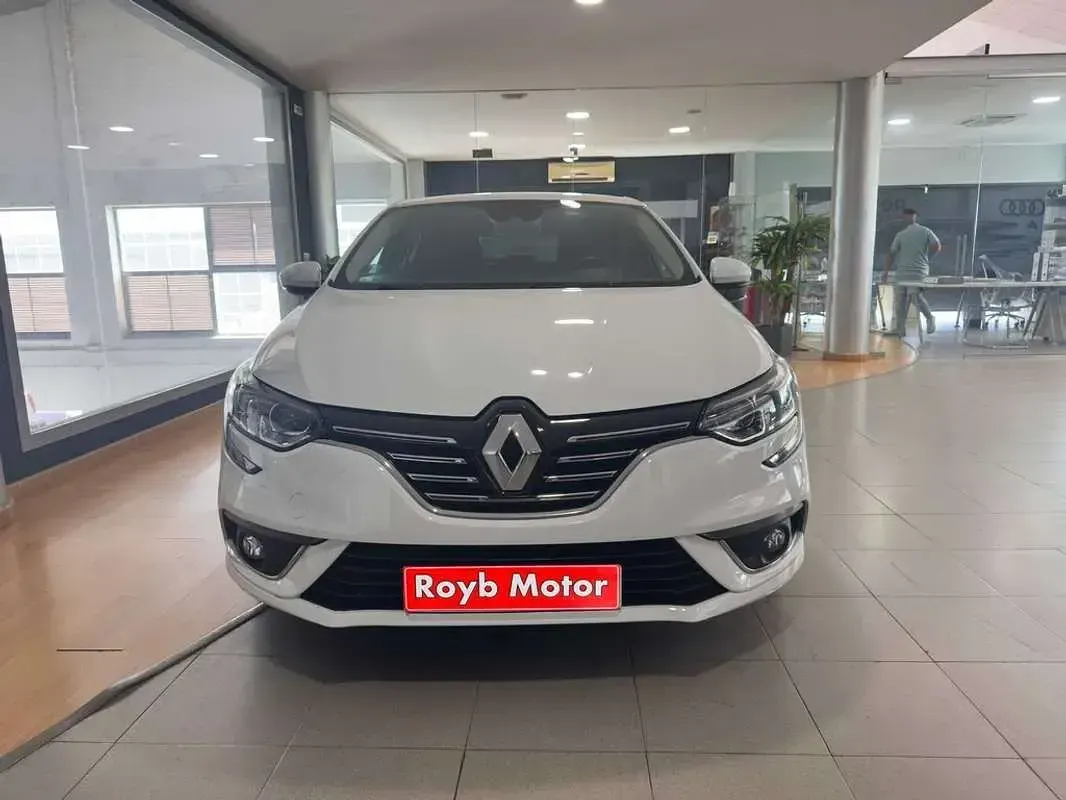 Usado Renault Mégane IV Zen 132 CV (97 kW) 2018 Blanco Utilitario