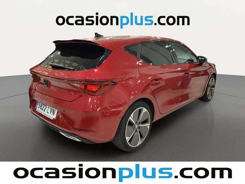 Usado Seat Leon FR 150 CV (110 kW) 2021 Rojo Utilitario