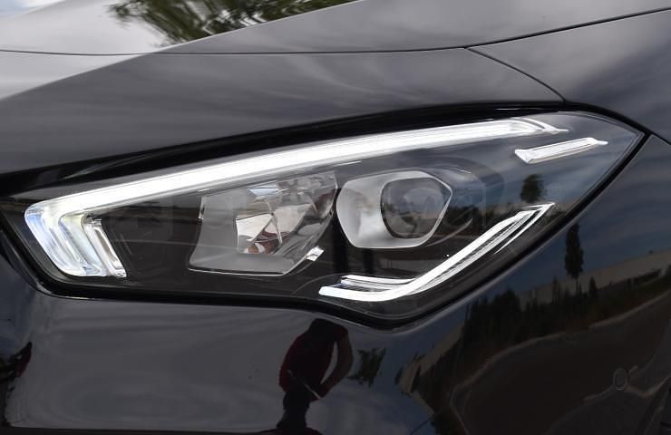 Usado Mercedes CLA200 Progressive 150 CV (110 kW) 2020 Negro (noche) Berlina