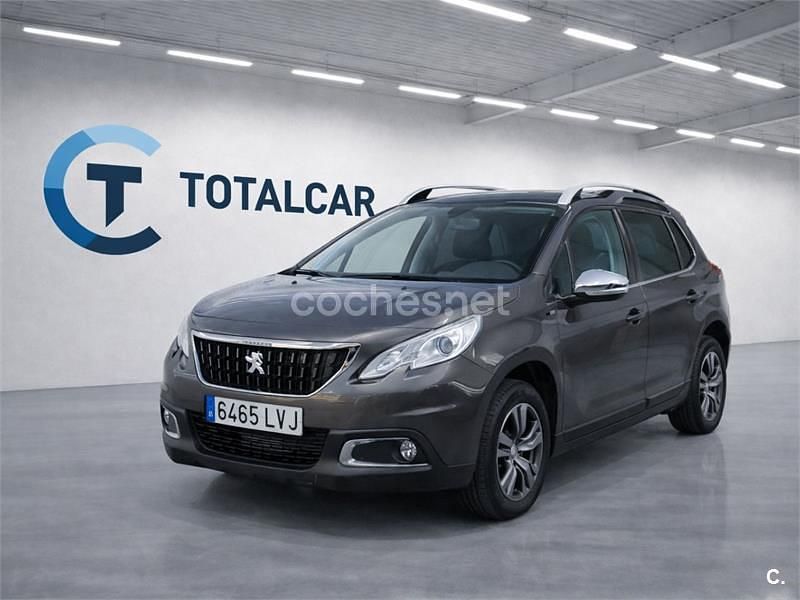 Usado Peugeot 2008 Style 110 CV (80 kW) 2016 Gris / plata SUV