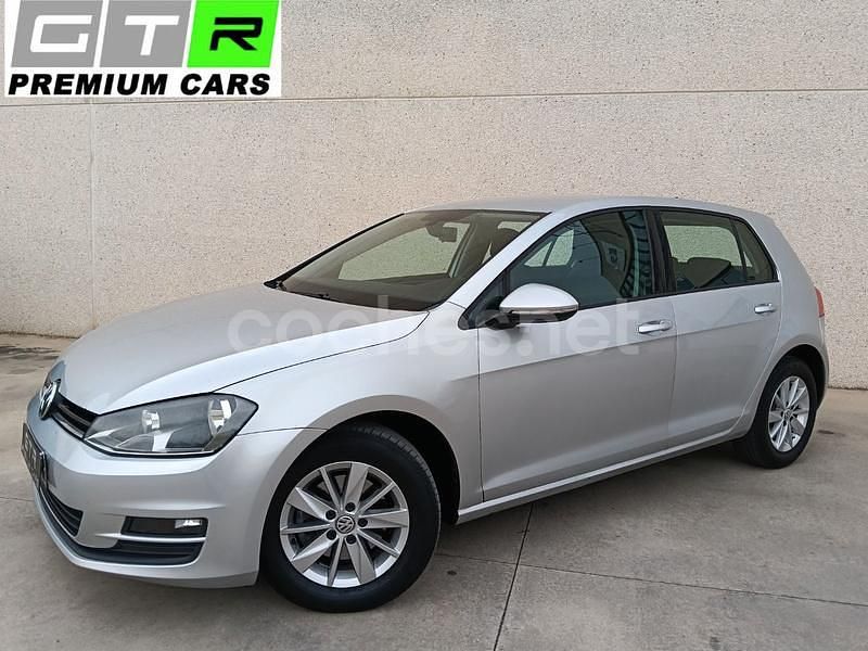Gris / plata Usado 2017 VW Golf Advance Berlina | 13.990 € (Precio justo) - Imagen 1/4