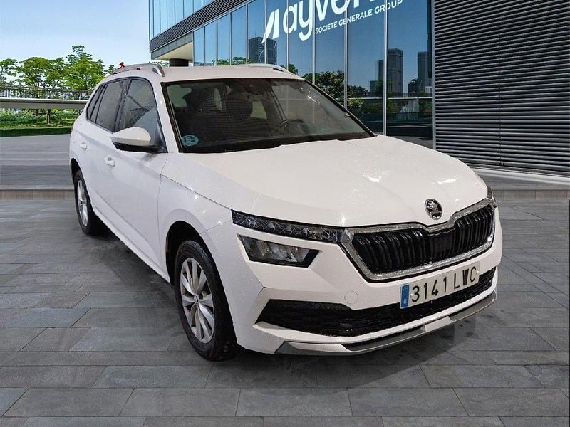 Usado Skoda Kamiq Ambition 110 CV (80 kW) 2022 Blanco SUV