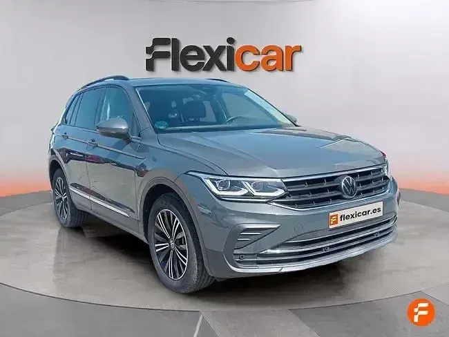 Usado VW Tiguan Life 245 CV (180 kW) 2022 Gris SUV