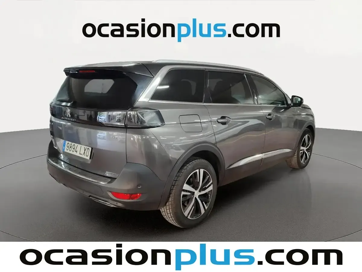 Usado Peugeot 5008 GT 130 CV (95 kW) 2022 Gris SUV
