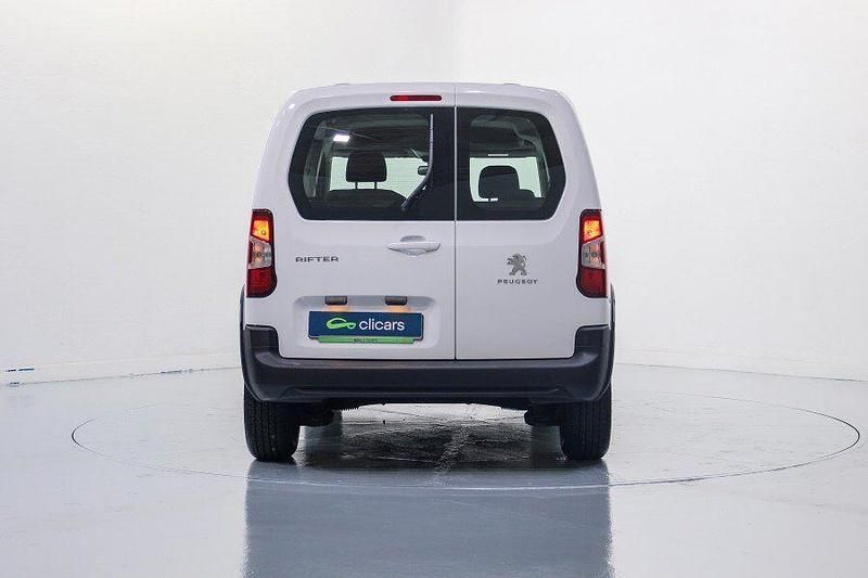 Usado Peugeot Rifter Active 100 CV (73 kW) 2022 Blanco Monovolumen