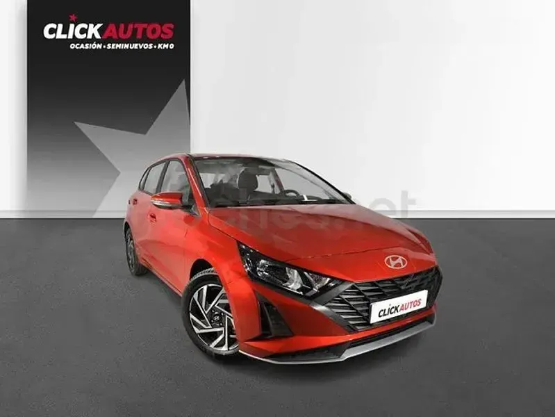 Usado Hyundai i20 79 CV (58 kW) 2024 Rojo Utilitario