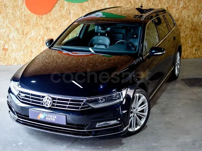Usado VW Passat R-line 150 CV (110 kW) 2018 Negro Familiar