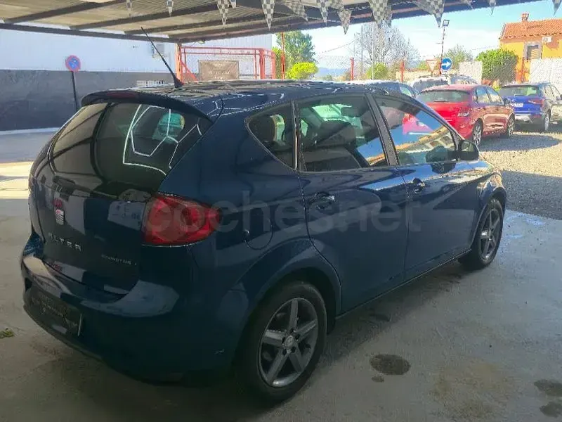 Usado Seat Altea I-Tech 105 CV (77 kW) 2015 Azul Monovolumen