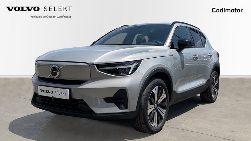 Plateado Usado 2022 Volvo XC40 Plus SUV | 43.990 € (Caro) - Imagen 1/4