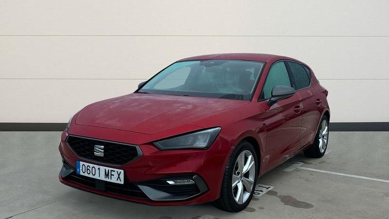 Usado Seat Leon FR 130 CV (95 kW) 2023 Rojo Berlina