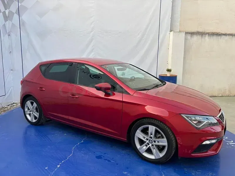 Usado Seat Leon FR 150 CV (110 kW) 2018 Rojo Berlina