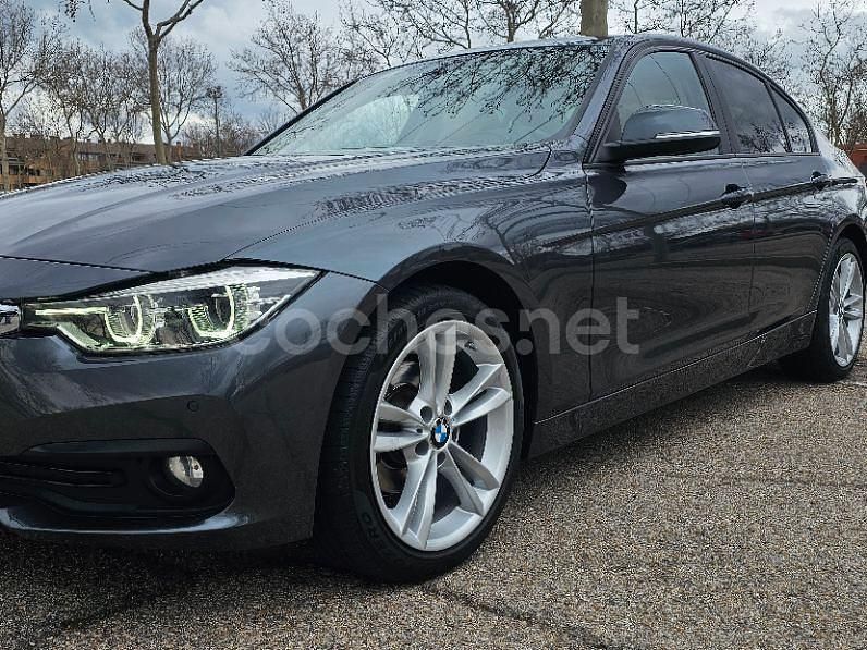 Gris / plata Usado 2016 BMW 318 Berlina | 15.900 € (Precio justo) - Imagen 1/4