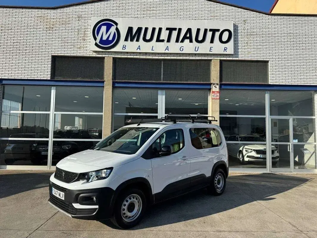 Usado Peugeot Rifter Business-Line 99 CV (72 kW) 2023 Blanco Monovolumen