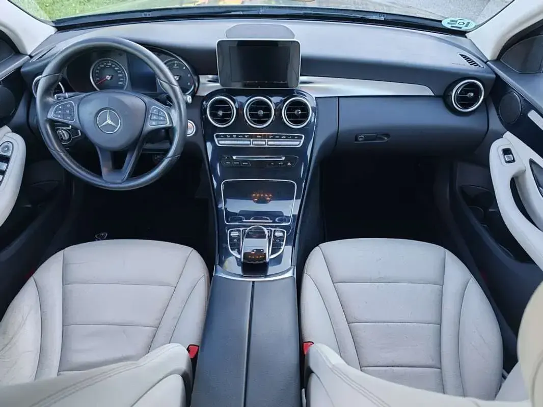 Usado Mercedes C220 170 CV (125 kW) 2016 Gris Berlina