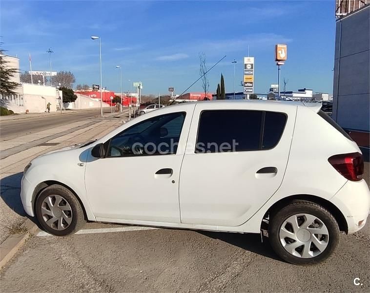 Usado Dacia Sandero Lauréate 73 HP (53 kW) 2017 Branco Sedan