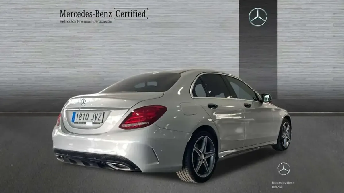 Usado Mercedes C220 AMG line 170 CV (125 kW) 2016 Plateado Berlina