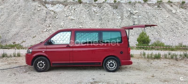 Rojo Usado 2013 VW Multivan Comfortline Monovolumen | 26.000 € (Buen precio) - Imagen 1/4