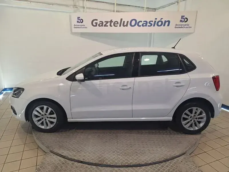 Usado VW Polo Advance 90 CV (66 kW) 2017 Blanco Berlina