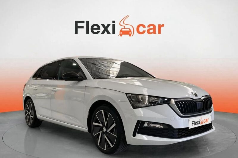 Blanco Usado 2021 Skoda Scala Sport Utilitario | 17.290 € (Precio justo) - Imagen 1/4