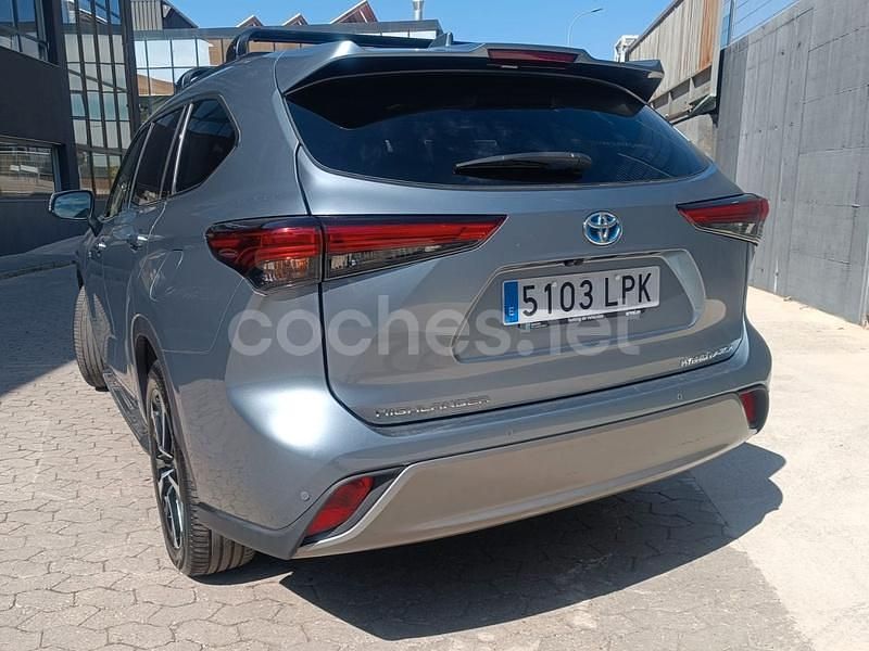 Usado Toyota Highlander Luxury 246 CV (180 kW) 2021 Gris / plata SUV