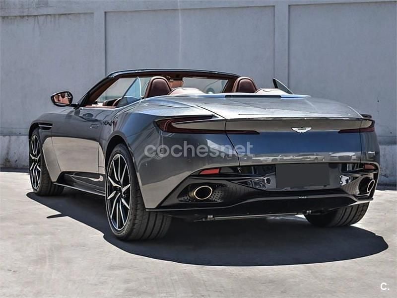 Usado Aston Martin DB11 510 CV (375 kW) 2019 Gris / plata Descapotable