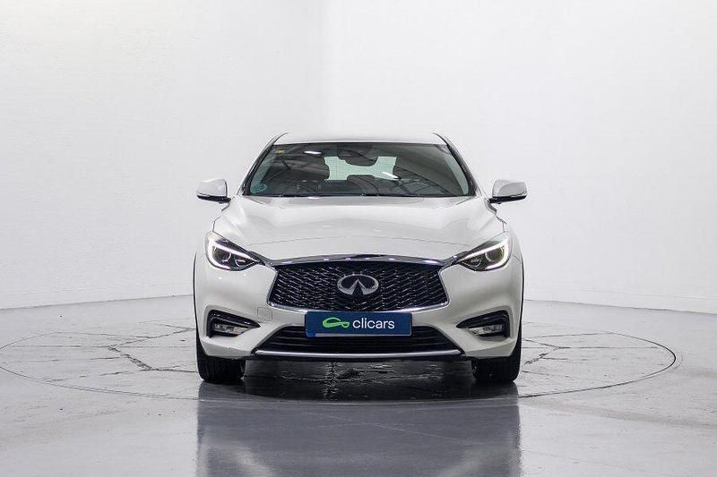 Usado Infiniti Q30 Premium 109 CV (80 kW) 2018 Blanco Berlina