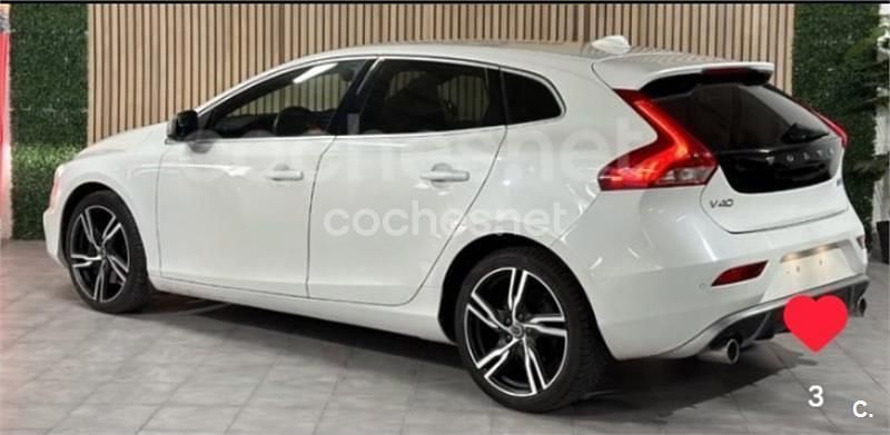 Usado Volvo V40 R-Design Momentum 190 CV (139 kW) 2017 Blanco Berlina