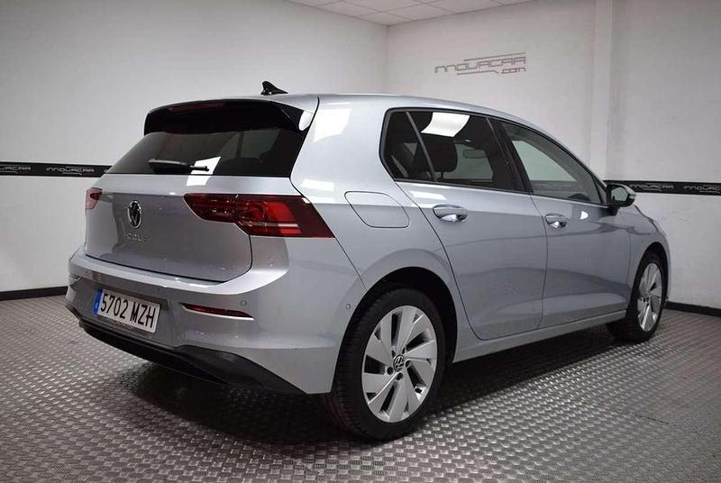 Usado VW Golf VIII 116 CV (85 kW) 2025 Gris Utilitario