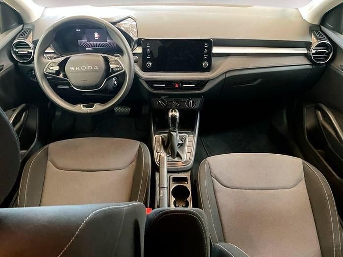 Usado Skoda Fabia Selection 115 CV (84 kW) 2025 Blanco Utilitario