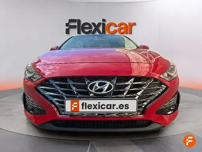 Usado Hyundai i30 120 CV (88 kW) 2021 Rojo