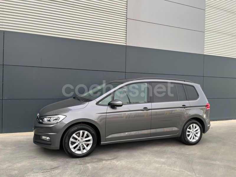 Gris / plata Usado 2016 VW Touran Advance Monovolumen | 14.990 € (Precio justo) - Imagen 1/4