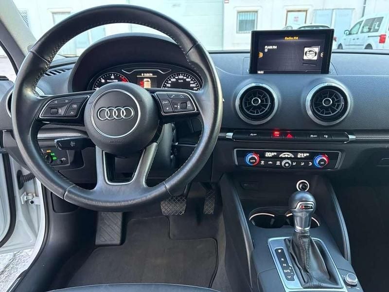Usado Audi A3 Sportback 116 CV (85 kW) 2017 Blanco Utilitario