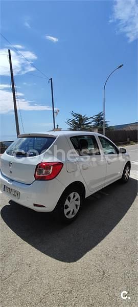 Używany Dacia Sandero Lauréate 90 KM (66 kW) 2016 Biały Sedan/Limuzyna