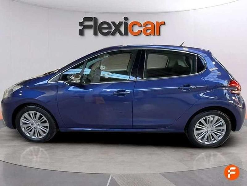 Usado Peugeot 208 Allure 110 CV (80 kW) 2018 Azul Utilitario