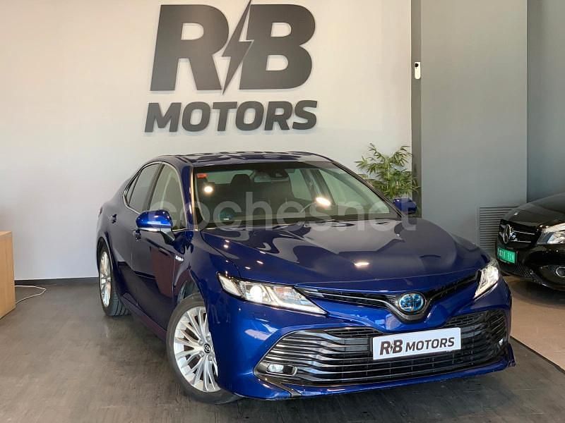 Azul Usado 2019 Toyota Camry Advance Berlina | 24.490 € (Un poco caro) - Imagen 1/4