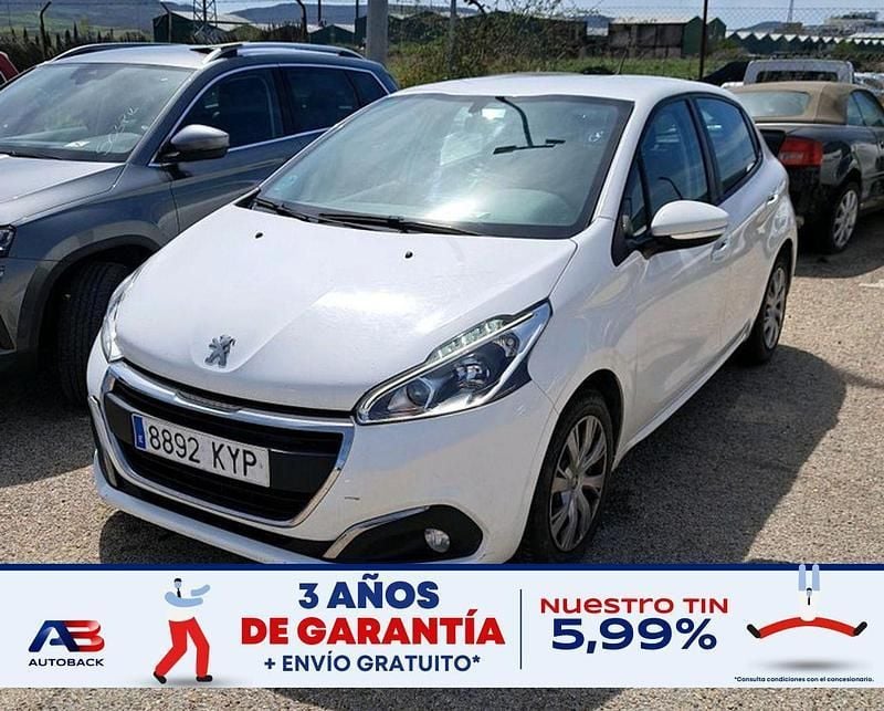 Blanco Usado 2019 Peugeot 208 Active Utilitario | 7450 € (Buen precio) - Imagen 1/4