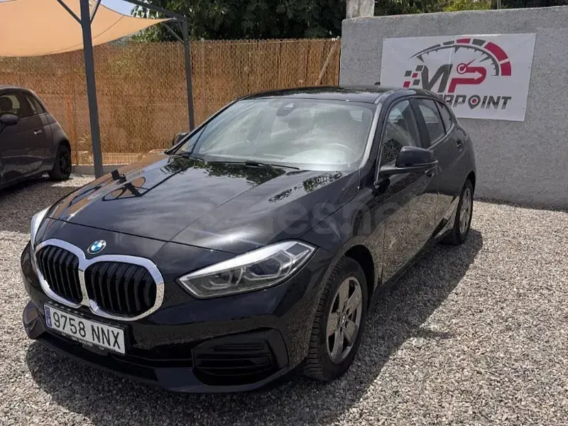 Usado BMW 118 Comfort Edition 150 CV (110 kW) 2024 Negro Berlina