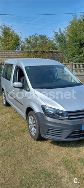 Gris / plata Usado 2018 VW Caddy Trendline Monovolumen | 13.700 € (Un poco caro) - Imagen 1/4