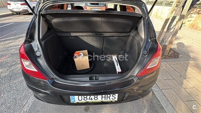 Usado Opel Corsa Selective 85 CV (62 kW) 2013 Negro Utilitario