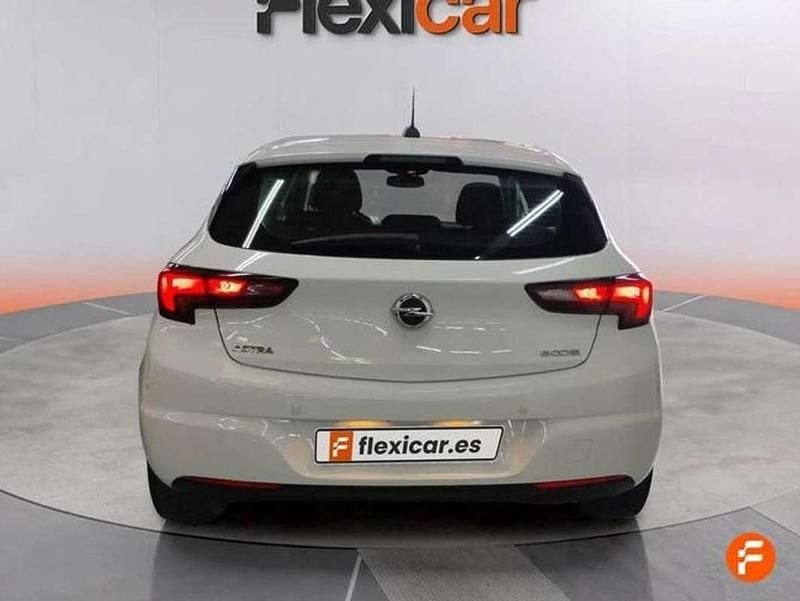 Usado Opel Astra Expression 150 CV (110 kW) 2017 Blanco Utilitario